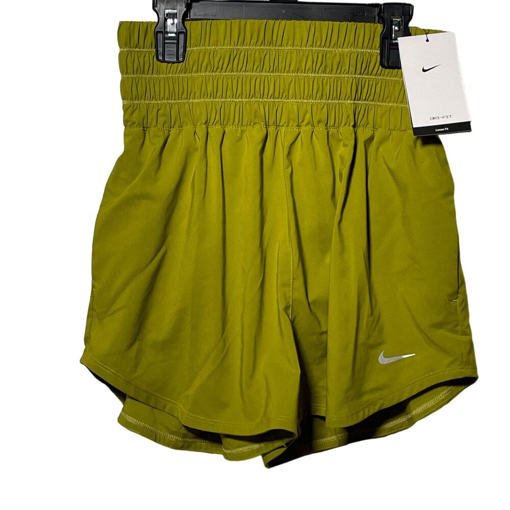 Nike One Dri-FIT Ultra High-Waisted Shorts green moss, small - Picture 2 of 7